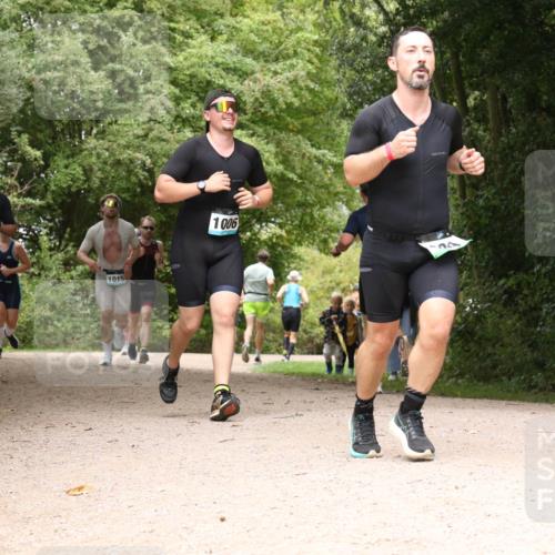 30.08.2026 - Elbe Triathlon Hamburg Antke Förster http://msf.ph/oto/10101643 30.08.2026 11:21:27 Laufen 674, 1015, 1006 meine-sportfotos.de