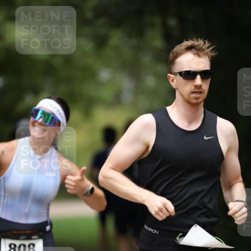 30.08.2026 - Elbe Triathlon Hamburg Antke Förster http://msf.ph/oto/10101660 30.08.2026 11:18:22 Laufen 808 meine-sportfotos.de