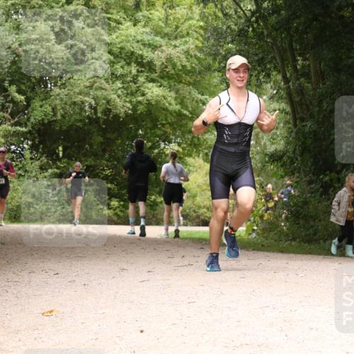 30.08.2026 - Elbe Triathlon Hamburg Antke Förster http://msf.ph/oto/10101667 30.08.2026 11:21:38 Laufen 891 meine-sportfotos.de