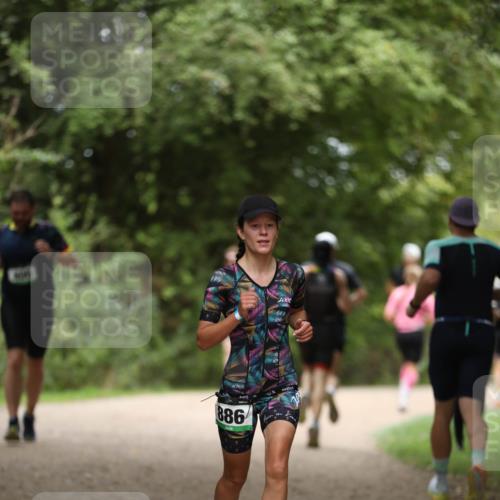 30.08.2026 - Elbe Triathlon Hamburg Antke Förster http://msf.ph/oto/10101676 30.08.2026 11:18:40 Laufen 886, 1001 meine-sportfotos.de