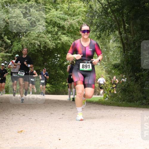 30.08.2026 - Elbe Triathlon Hamburg Antke Förster http://msf.ph/oto/10101677 30.08.2026 11:21:45 Laufen 1138, 954, 891 meine-sportfotos.de