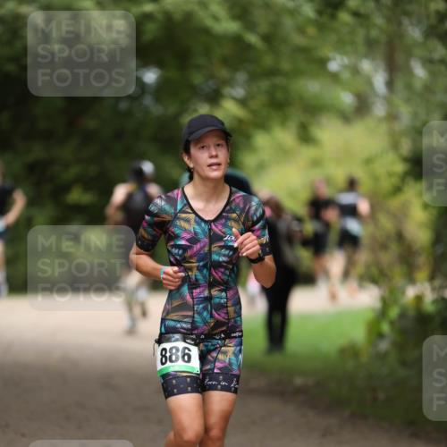 30.08.2026 - Elbe Triathlon Hamburg Antke Förster http://msf.ph/oto/10101678 30.08.2026 11:18:40 Laufen 886 meine-sportfotos.de