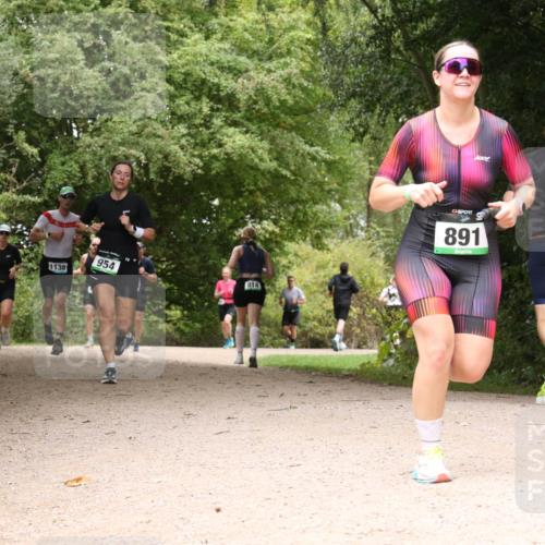 30.08.2026 - Elbe Triathlon Hamburg Antke Förster http://msf.ph/oto/10101679 30.08.2026 11:21:46 Laufen 1138, 954, 814, 891 meine-sportfotos.de