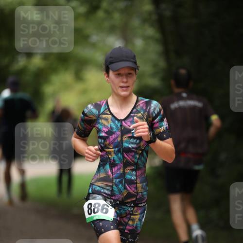 30.08.2026 - Elbe Triathlon Hamburg Antke Förster http://msf.ph/oto/10101680 30.08.2026 11:18:41 Laufen 886 meine-sportfotos.de