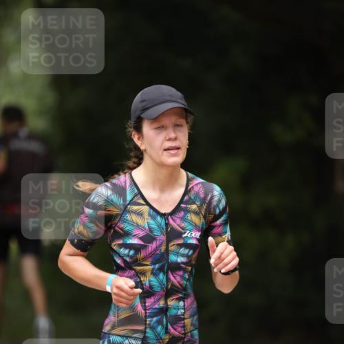 30.08.2026 - Elbe Triathlon Hamburg Antke Förster http://msf.ph/oto/10101682 30.08.2026 11:18:42 Laufen 886 meine-sportfotos.de