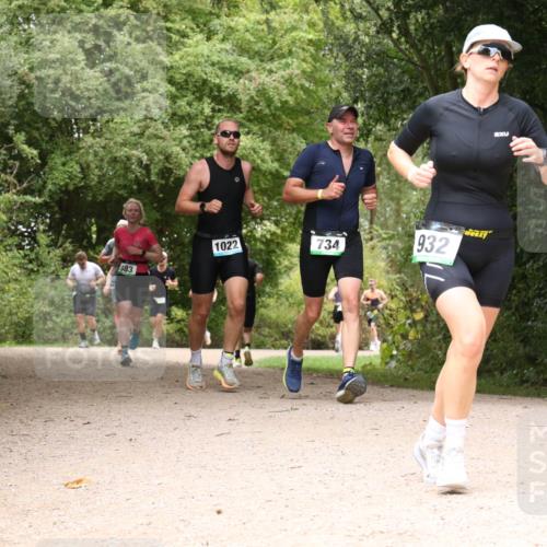 30.08.2026 - Elbe Triathlon Hamburg Antke Förster http://msf.ph/oto/10101699 30.08.2026 11:21:53 Laufen 883, 1022, 734, 932 meine-sportfotos.de
