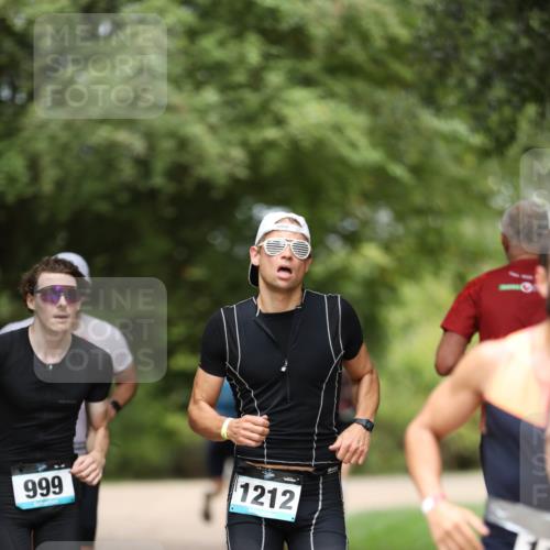 30.08.2026 - Elbe Triathlon Hamburg Antke Förster http://msf.ph/oto/10101700 30.08.2026 11:18:50 Laufen 999, 1212 meine-sportfotos.de
