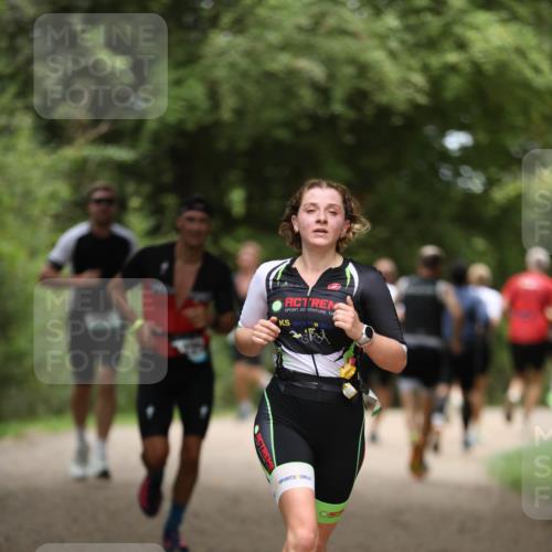 30.08.2026 - Elbe Triathlon Hamburg Antke Förster http://msf.ph/oto/10101720 30.08.2026 11:19:00 Laufen  meine-sportfotos.de