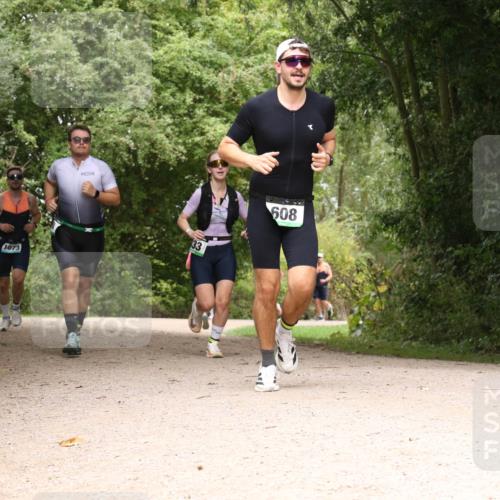 30.08.2026 - Elbe Triathlon Hamburg Antke Förster http://msf.ph/oto/10101731 30.08.2026 11:22:05 Laufen 1073, 33, 608 meine-sportfotos.de