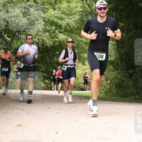 30.08.2026 - Elbe Triathlon Hamburg Antke Förster http://msf.ph/oto/10101733 30.08.2026 11:22:05 Laufen 1073, 564, 33, 608 meine-sportfotos.de