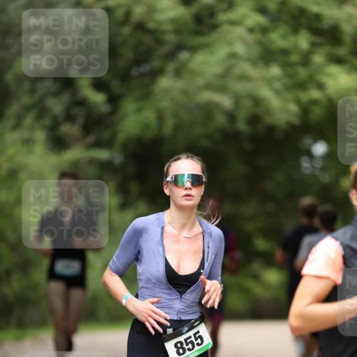 30.08.2026 - Elbe Triathlon Hamburg Antke Förster http://msf.ph/oto/10101754 30.08.2026 11:19:16 Laufen 855 meine-sportfotos.de