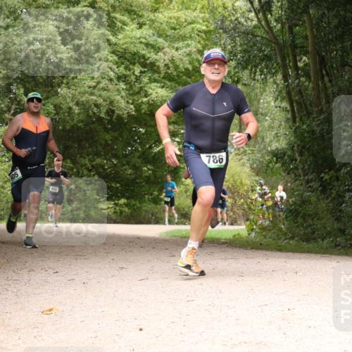 30.08.2026 - Elbe Triathlon Hamburg Antke Förster http://msf.ph/oto/10101757 30.08.2026 11:22:19 Laufen 605, 856, 786 meine-sportfotos.de
