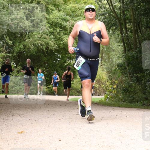 30.08.2026 - Elbe Triathlon Hamburg Antke Förster http://msf.ph/oto/10101763 30.08.2026 11:22:22 Laufen 856, 605 meine-sportfotos.de