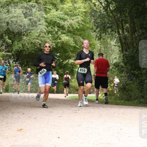 30.08.2026 - Elbe Triathlon Hamburg Antke Förster http://msf.ph/oto/10101771 30.08.2026 11:22:25 Laufen 736, 854, 856 meine-sportfotos.de