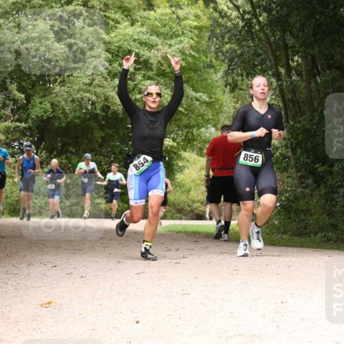 30.08.2026 - Elbe Triathlon Hamburg Antke Förster http://msf.ph/oto/10101773 30.08.2026 11:22:26 Laufen 736, 854, 856 meine-sportfotos.de