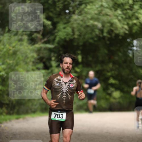 30.08.2026 - Elbe Triathlon Hamburg Antke Förster http://msf.ph/oto/10101776 30.08.2026 11:19:34 Laufen 703 meine-sportfotos.de