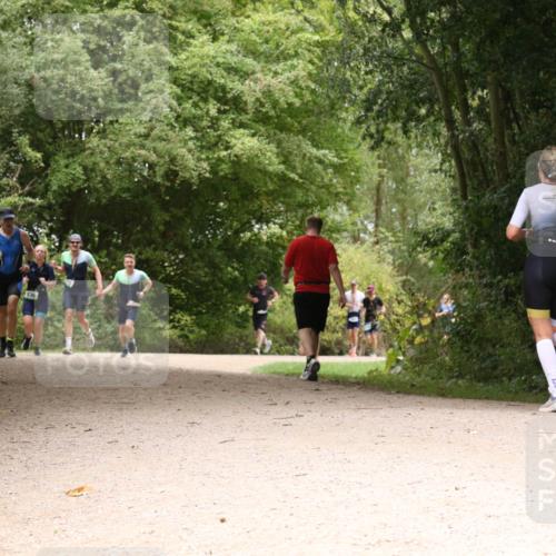 30.08.2026 - Elbe Triathlon Hamburg Antke Förster http://msf.ph/oto/10101781 30.08.2026 11:22:28 Laufen 854, 3 meine-sportfotos.de