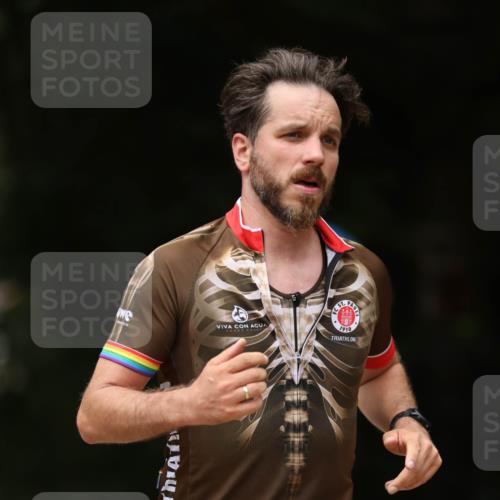 30.08.2026 - Elbe Triathlon Hamburg Antke Förster http://msf.ph/oto/10101784 30.08.2026 11:19:37 Laufen 703, 1910 meine-sportfotos.de