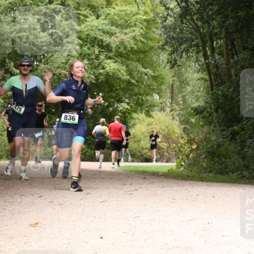 30.08.2026 - Elbe Triathlon Hamburg Antke Förster http://msf.ph/oto/10101795 30.08.2026 11:22:36 Laufen 475, 836 meine-sportfotos.de