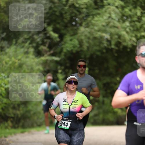 30.08.2026 - Elbe Triathlon Hamburg Antke Förster http://msf.ph/oto/10101798 30.08.2026 11:19:49 Laufen 944 meine-sportfotos.de