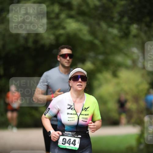 30.08.2026 - Elbe Triathlon Hamburg Antke Förster http://msf.ph/oto/10101802 30.08.2026 11:19:51 Laufen 944 meine-sportfotos.de