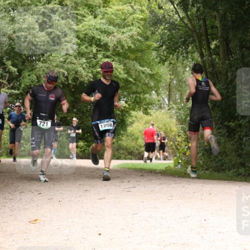 30.08.2026 - Elbe Triathlon Hamburg Antke Förster http://msf.ph/oto/10101807 30.08.2026 11:22:40 Laufen 1007, 721, 1208 meine-sportfotos.de