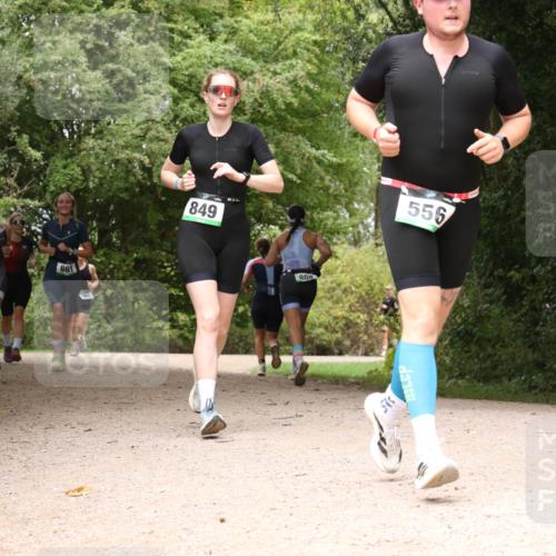 30.08.2026 - Elbe Triathlon Hamburg Antke Förster http://msf.ph/oto/10101827 30.08.2026 11:22:53 Laufen 860, 861, 849, 80, 556 meine-sportfotos.de