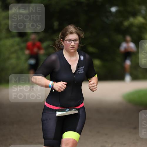 30.08.2026 - Elbe Triathlon Hamburg Antke Förster http://msf.ph/oto/10101836 30.08.2026 11:20:09 Laufen  meine-sportfotos.de