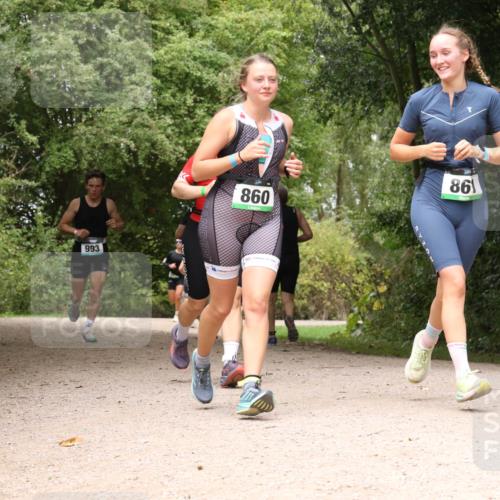 30.08.2026 - Elbe Triathlon Hamburg Antke Förster http://msf.ph/oto/10101841 30.08.2026 11:22:58 Laufen 993, 860, 86 meine-sportfotos.de