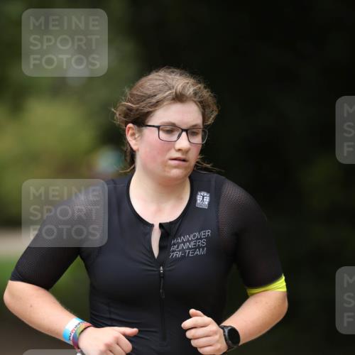 30.08.2026 - Elbe Triathlon Hamburg Antke Förster http://msf.ph/oto/10101842 30.08.2026 11:20:10 Laufen 838 meine-sportfotos.de