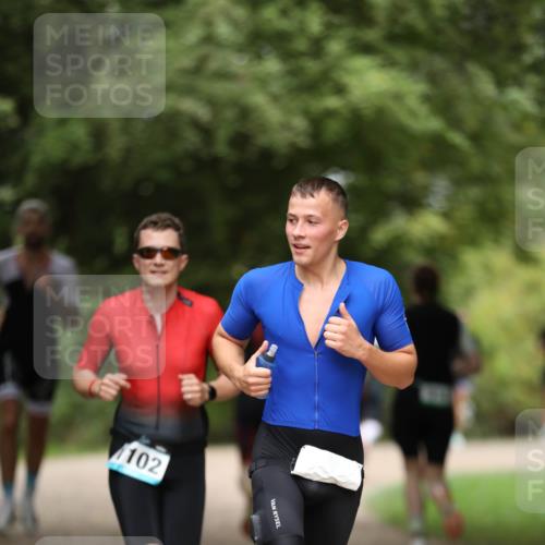 30.08.2026 - Elbe Triathlon Hamburg Antke Förster http://msf.ph/oto/10101848 30.08.2026 11:20:16 Laufen 102 meine-sportfotos.de