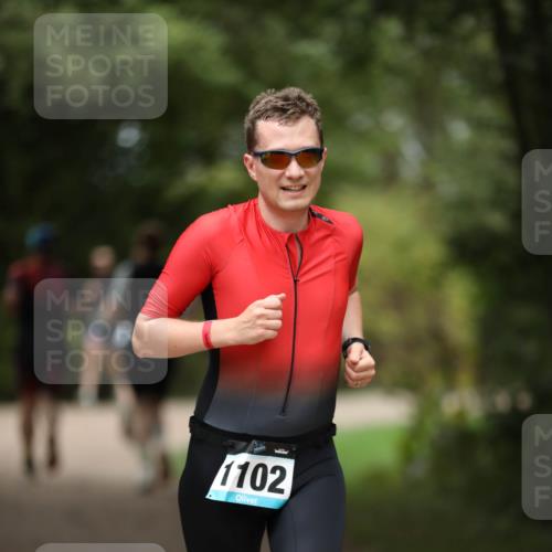 30.08.2026 - Elbe Triathlon Hamburg Antke Förster http://msf.ph/oto/10101852 30.08.2026 11:20:17 Laufen 1102 meine-sportfotos.de