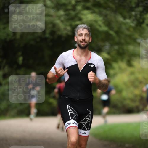 30.08.2026 - Elbe Triathlon Hamburg Antke Förster http://msf.ph/oto/10101854 30.08.2026 11:20:20 Laufen  meine-sportfotos.de