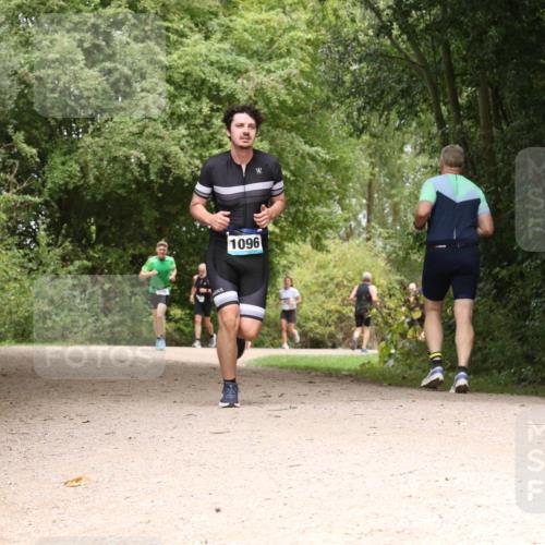 30.08.2026 - Elbe Triathlon Hamburg Antke Förster http://msf.ph/oto/10101863 30.08.2026 11:23:10 Laufen 1096 meine-sportfotos.de