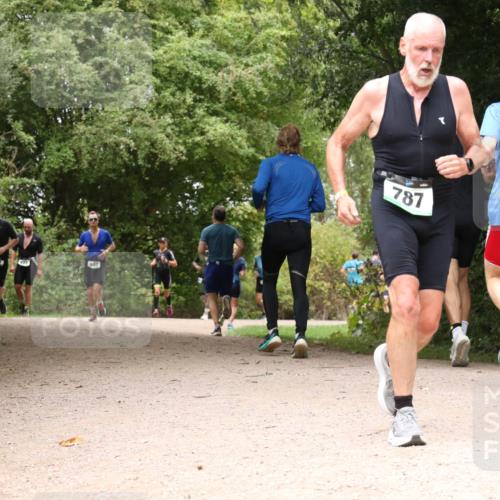 30.08.2026 - Elbe Triathlon Hamburg Antke Förster http://msf.ph/oto/10101895 30.08.2026 11:23:27 Laufen 457, 787, 40 meine-sportfotos.de