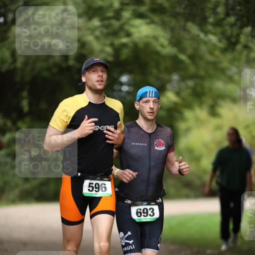 30.08.2026 - Elbe Triathlon Hamburg Antke Förster http://msf.ph/oto/10101898 30.08.2026 11:20:51 Laufen 596, 693 meine-sportfotos.de