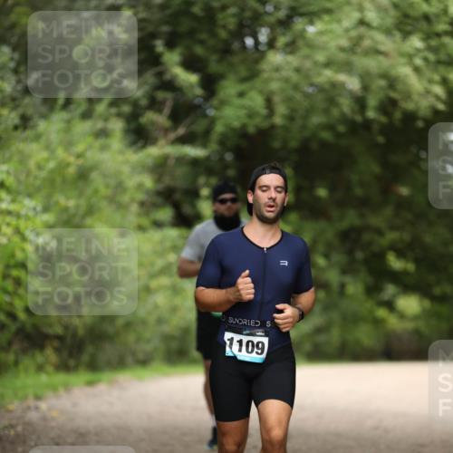 30.08.2026 - Elbe Triathlon Hamburg Antke Förster http://msf.ph/oto/10101900 30.08.2026 11:20:51 Laufen 1109 meine-sportfotos.de