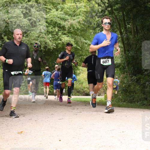 30.08.2026 - Elbe Triathlon Hamburg Antke Förster http://msf.ph/oto/10101905 30.08.2026 11:23:35 Laufen 571, 602 meine-sportfotos.de