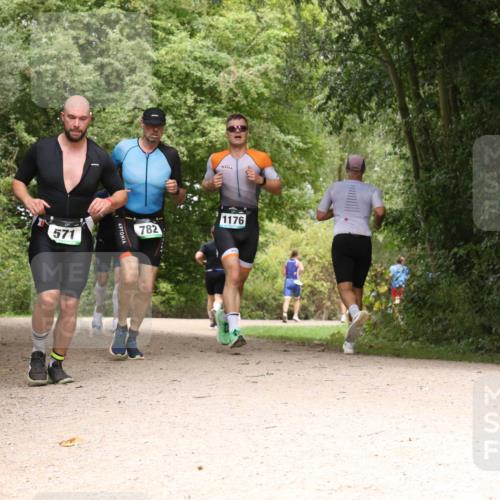 30.08.2026 - Elbe Triathlon Hamburg Antke Förster http://msf.ph/oto/10101919 30.08.2026 11:23:41 Laufen 571, 782, 1176 meine-sportfotos.de
