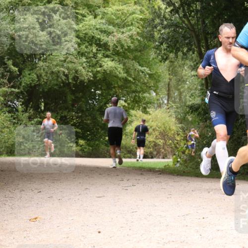30.08.2026 - Elbe Triathlon Hamburg Antke Förster http://msf.ph/oto/10101927 30.08.2026 11:23:44 Laufen  meine-sportfotos.de