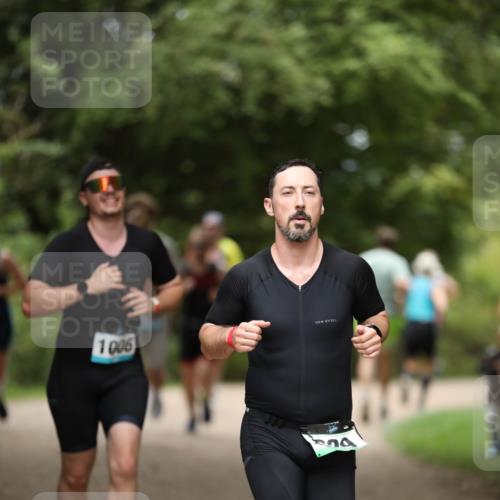 30.08.2026 - Elbe Triathlon Hamburg Antke Förster http://msf.ph/oto/10101950 30.08.2026 11:21:26 Laufen 1006 meine-sportfotos.de