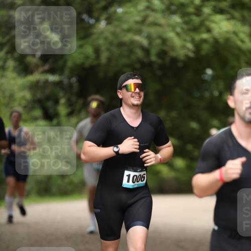 30.08.2026 - Elbe Triathlon Hamburg Antke Förster http://msf.ph/oto/10101952 30.08.2026 11:21:27 Laufen 1006 meine-sportfotos.de