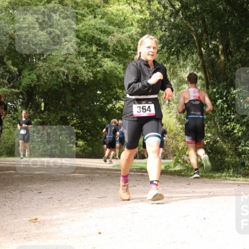 30.08.2026 - Elbe Triathlon Hamburg Antke Förster http://msf.ph/oto/10101965 30.08.2026 11:24:25 Laufen 364, 39 meine-sportfotos.de