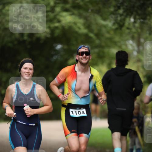 30.08.2026 - Elbe Triathlon Hamburg Antke Förster http://msf.ph/oto/10101966 30.08.2026 11:21:34 Laufen 1104 meine-sportfotos.de