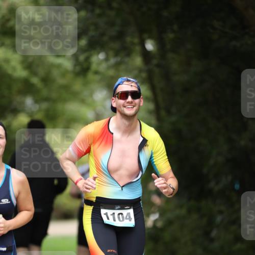 30.08.2026 - Elbe Triathlon Hamburg Antke Förster http://msf.ph/oto/10101968 30.08.2026 11:21:34 Laufen 1104 meine-sportfotos.de