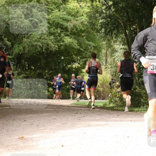 30.08.2026 - Elbe Triathlon Hamburg Antke Förster http://msf.ph/oto/10101969 30.08.2026 11:24:26 Laufen 934, 364 meine-sportfotos.de