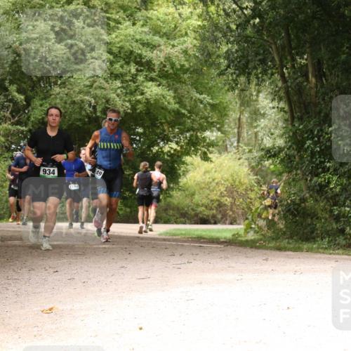 30.08.2026 - Elbe Triathlon Hamburg Antke Förster http://msf.ph/oto/10101981 30.08.2026 11:24:32 Laufen 934, 1194, 49 meine-sportfotos.de