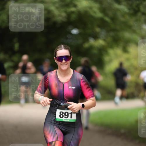 30.08.2026 - Elbe Triathlon Hamburg Antke Förster http://msf.ph/oto/10101986 30.08.2026 11:21:45 Laufen 7001, 891 meine-sportfotos.de