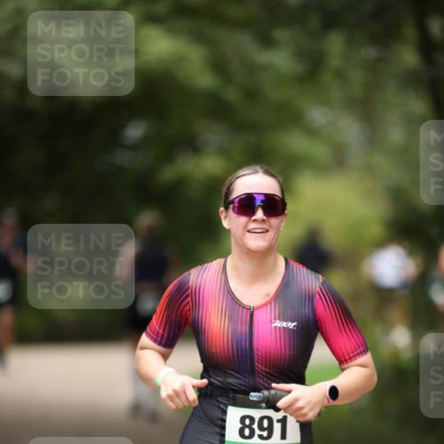 30.08.2026 - Elbe Triathlon Hamburg Antke Förster http://msf.ph/oto/10101988 30.08.2026 11:21:46 Laufen 891 meine-sportfotos.de