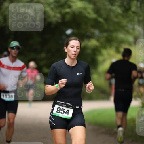 30.08.2026 - Elbe Triathlon Hamburg Antke Förster http://msf.ph/oto/10101994 30.08.2026 11:21:48 Laufen 1138, 954, 2 meine-sportfotos.de